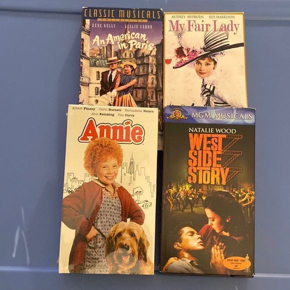 Bundle of 4 Classic Musical VHS Tapes - Picture 2 of 10